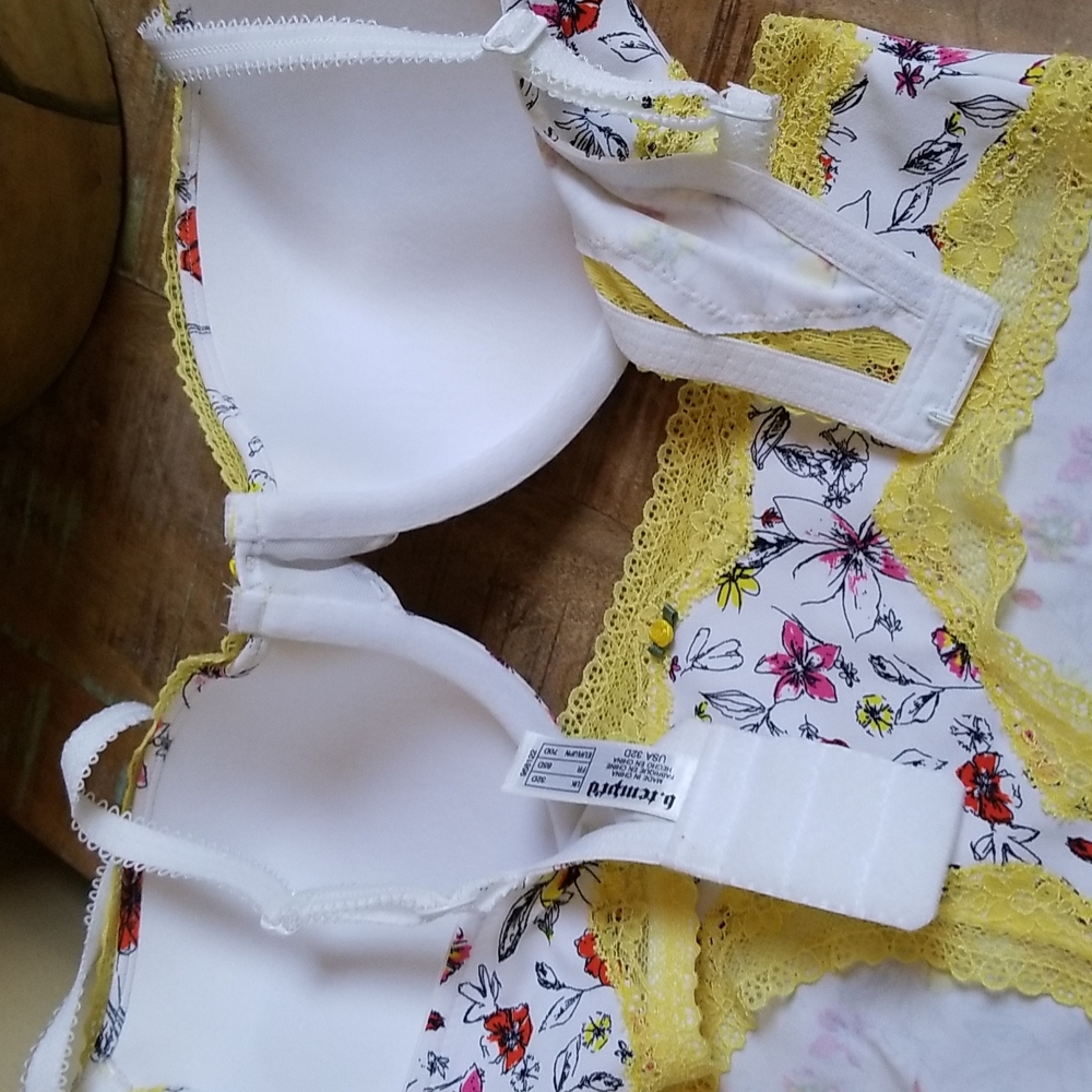 NWOT b.tempt'd Bra & Panty Set - SZ 32D/S - Picture 4 of 12